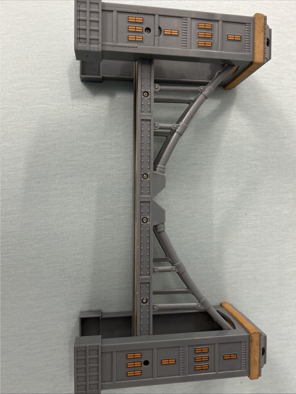 Thomas And Friends Train Wooden Railway Tower Suspension Bridge+Toby